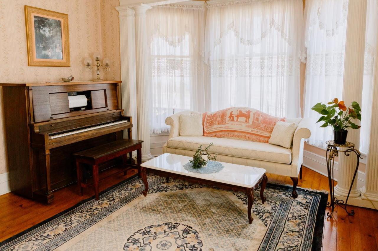 1897 Beekman House Bed And Breakfast Dundee 외부 사진